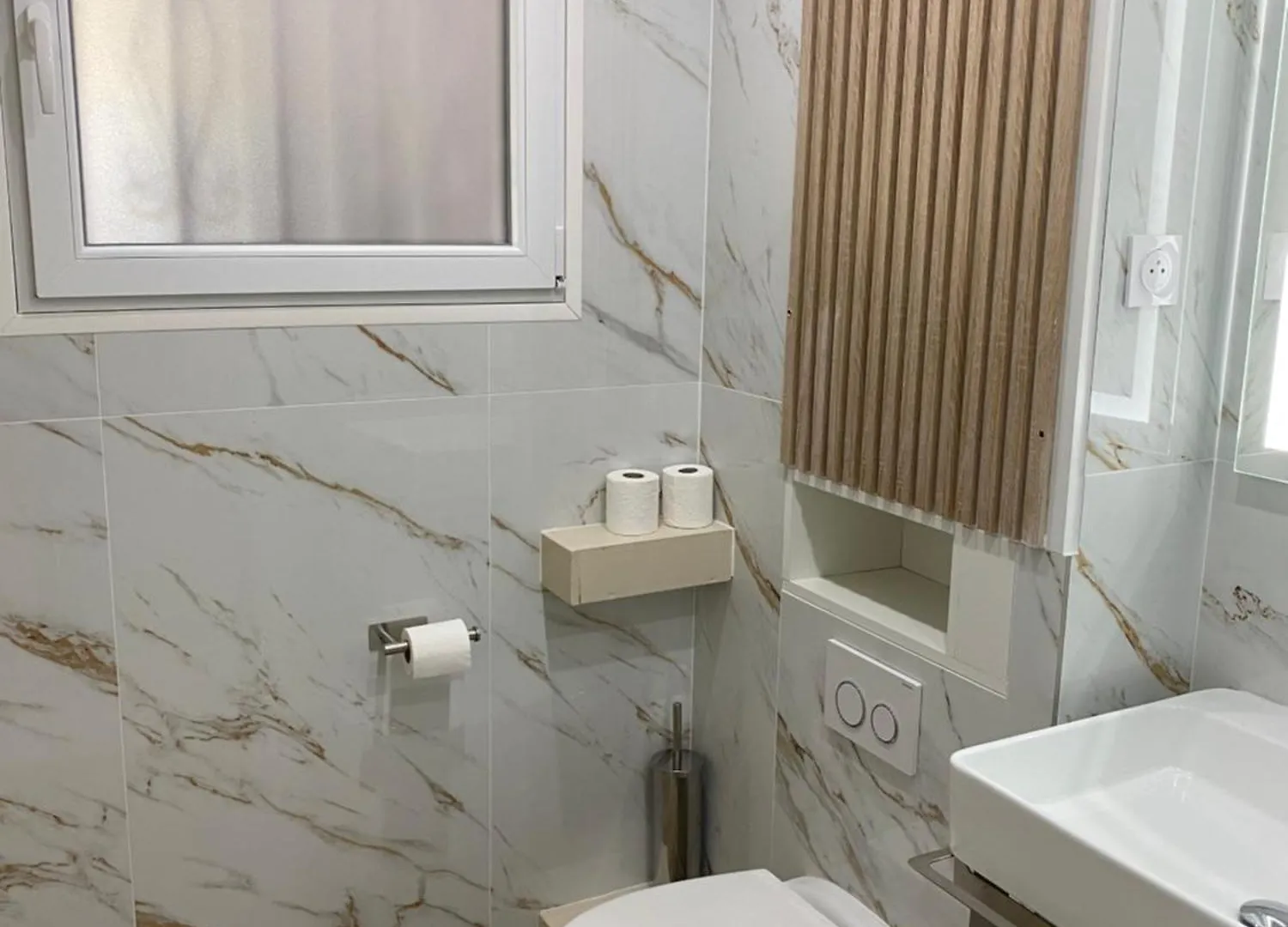 Superbe Appartement Tout Equipe Saint-Laurent-du-Var 0*,